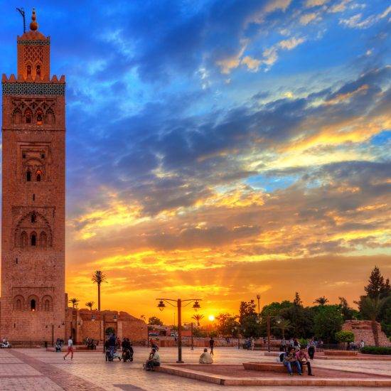 La mezquita de Koutoubia en una puesta de sol increíble. Marrakech, Marruecos.